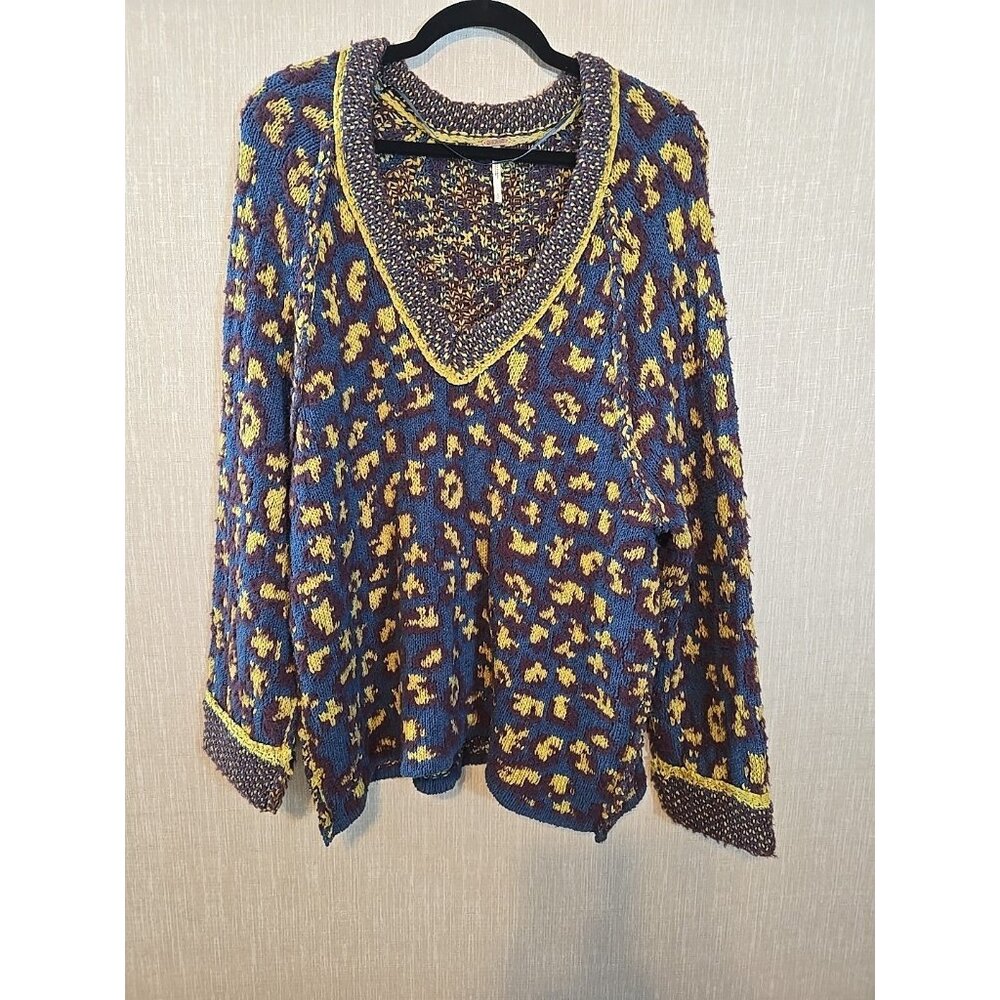 Free People Leopard Little Animal Pullover V- Neck Sweater Oversized  Size‎ S